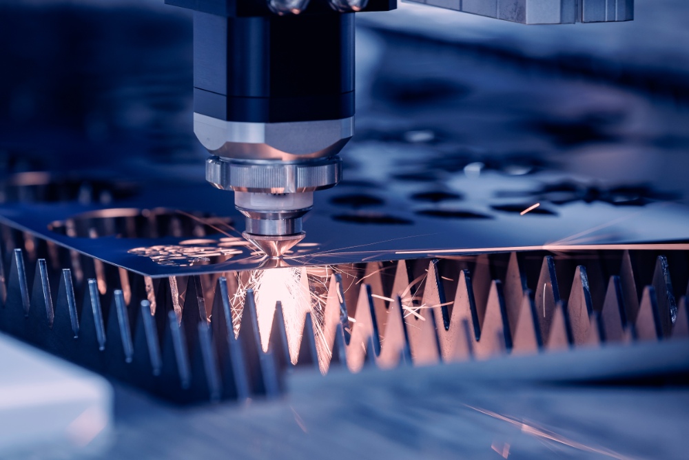 Laserschneider beim Arbeiten