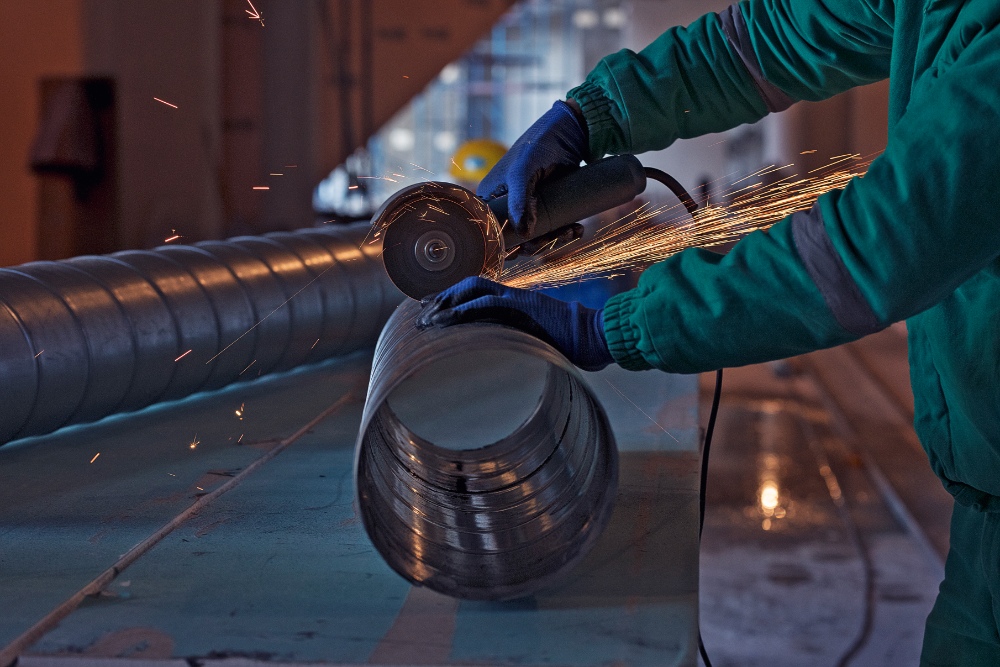 Metallbearbeitung mit Funkenflug